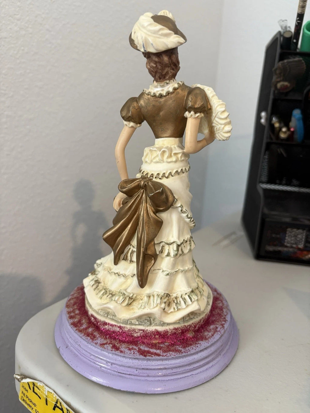 Elegant Porcelain Lady from the Leonardo Collection "The Promenade"