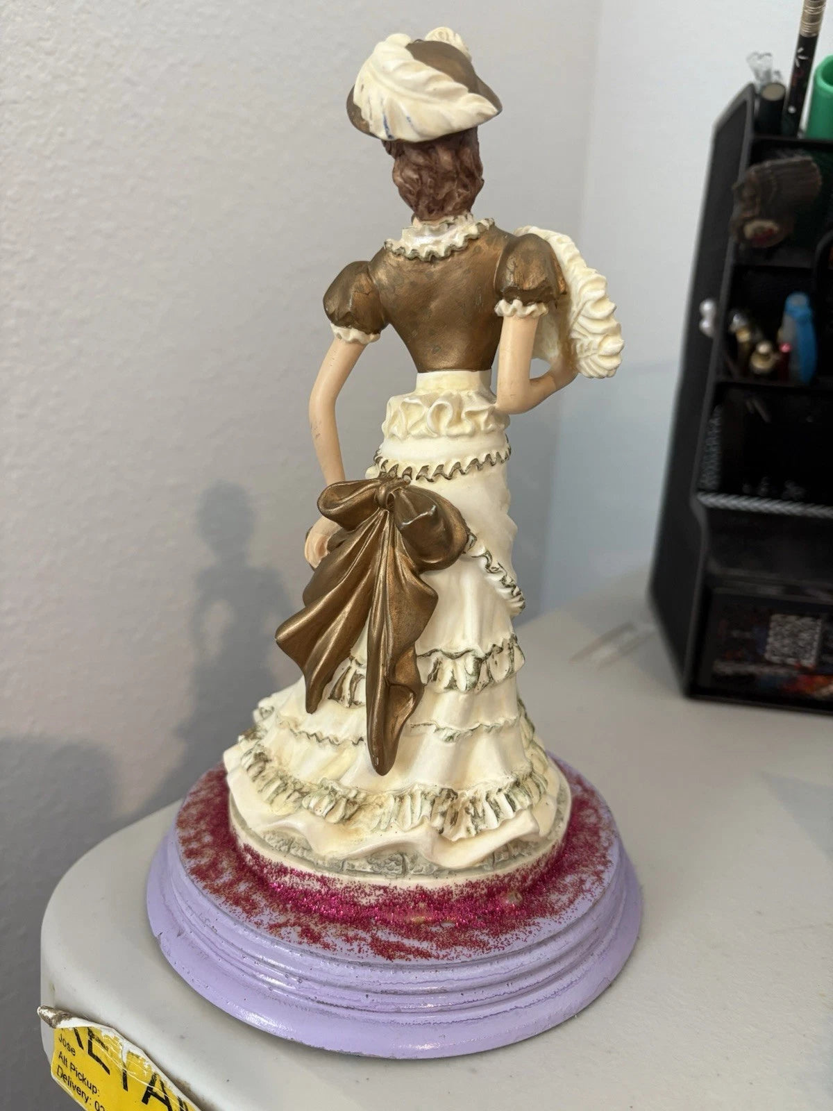 Elegant Porcelain Lady from the Leonardo Collection "The Promenade"