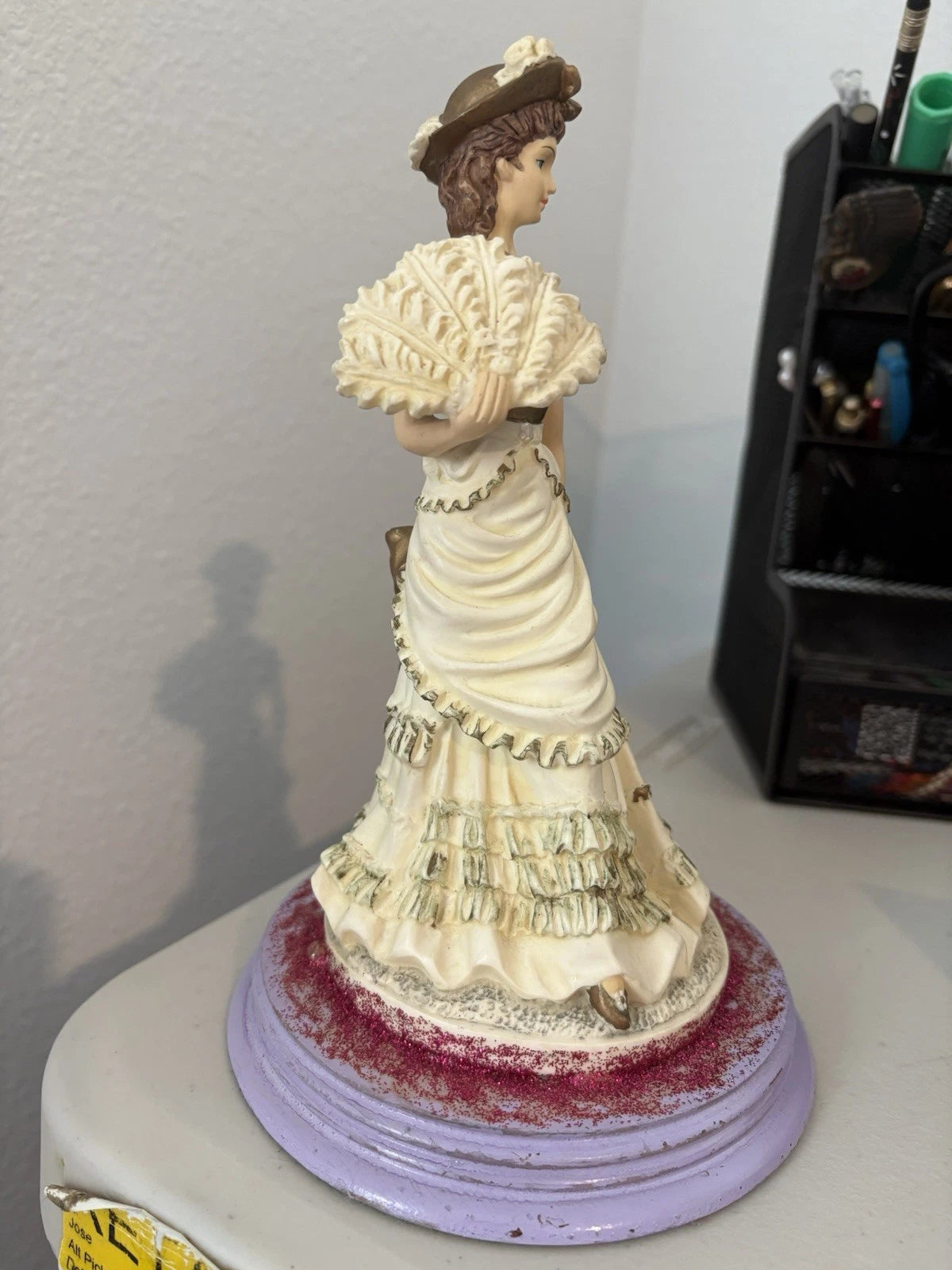 Elegant Porcelain Lady from the Leonardo Collection "The Promenade"